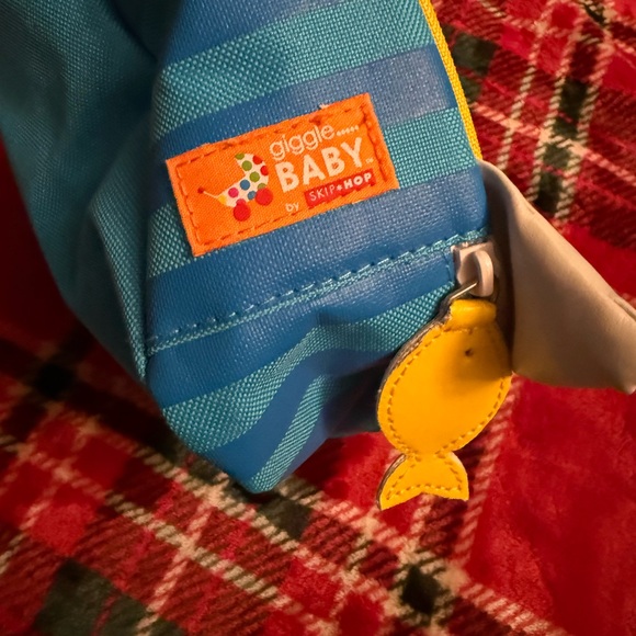 Skip Hop Sharkie insulated lunch box new - Picture 3 of 8